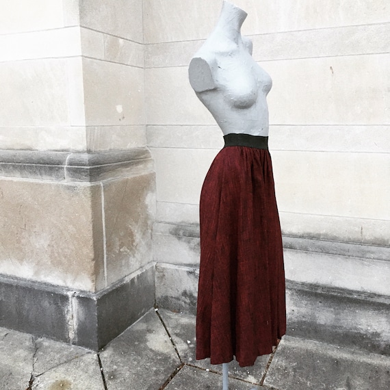 Vintage 50s Red and Black Sharkskin Full Skirt me