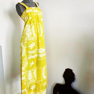 Vintage 70s Sun Yellow and White Crisp Cotton Extra Small Maxi Dress with Flowers