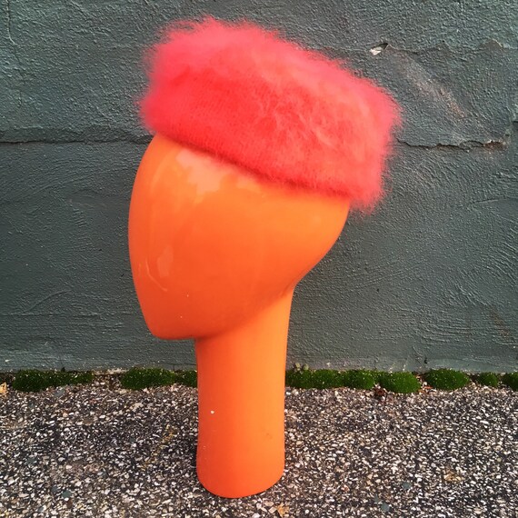 Vintage Twiggy 60s Blood Orange Fuzzy Wuzzy Pill B