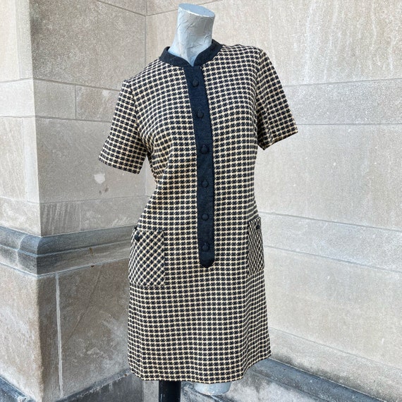 Vintage 60s Charcoal Gray and Yellow Plaid Shift … - image 2