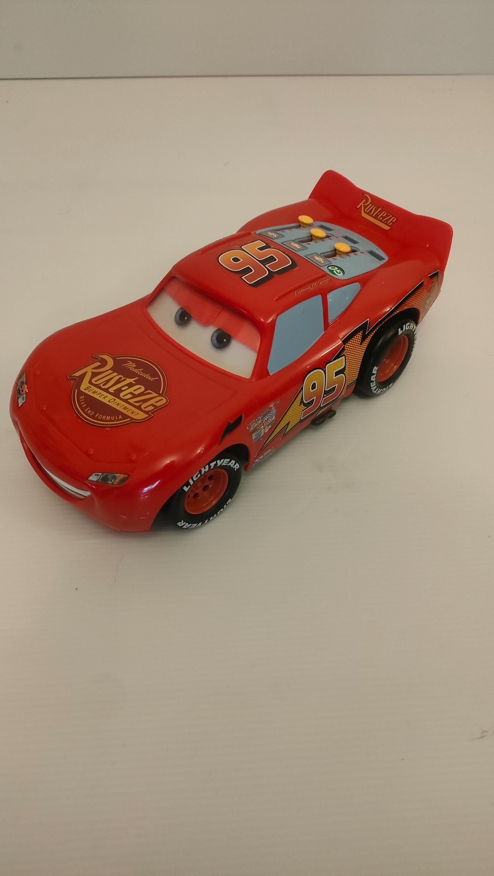 Lightning McQueen Walking talking action car 2008