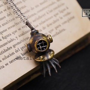NEW! 925 The diving Helmet With Standing Octopus pendant