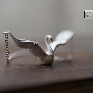 New ! 925 Sterling Silver Swan Necklace