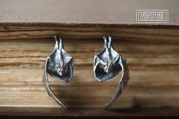 Orecchini a U in argento sterling con mandala a forma di pipistrello - Italia