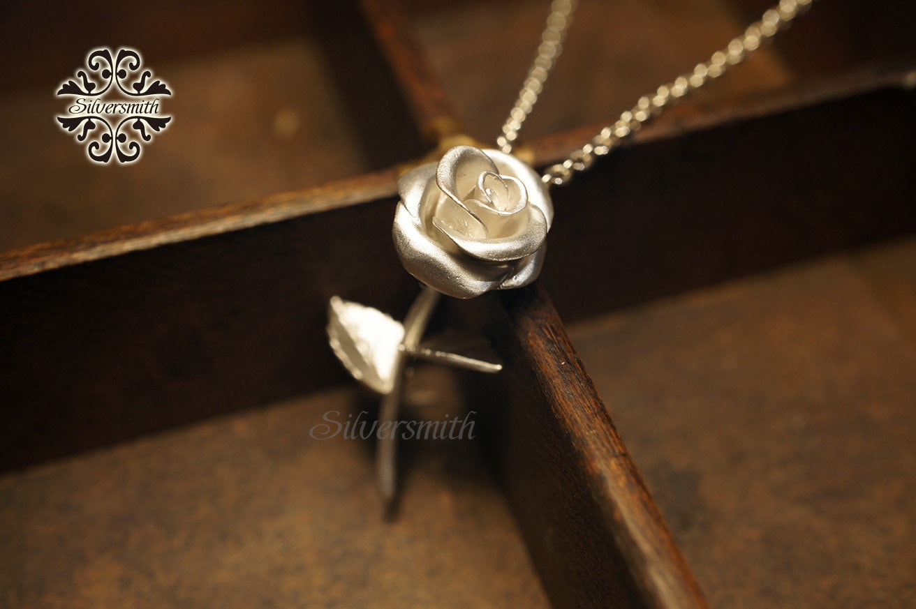 [韓国の人気ジュエリー] 925 silver. Rose necklace il_fullxfull.5692225399_rjow.jpg