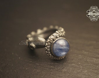 Octopus Tentacle with Kyanite 925 Silver Ring