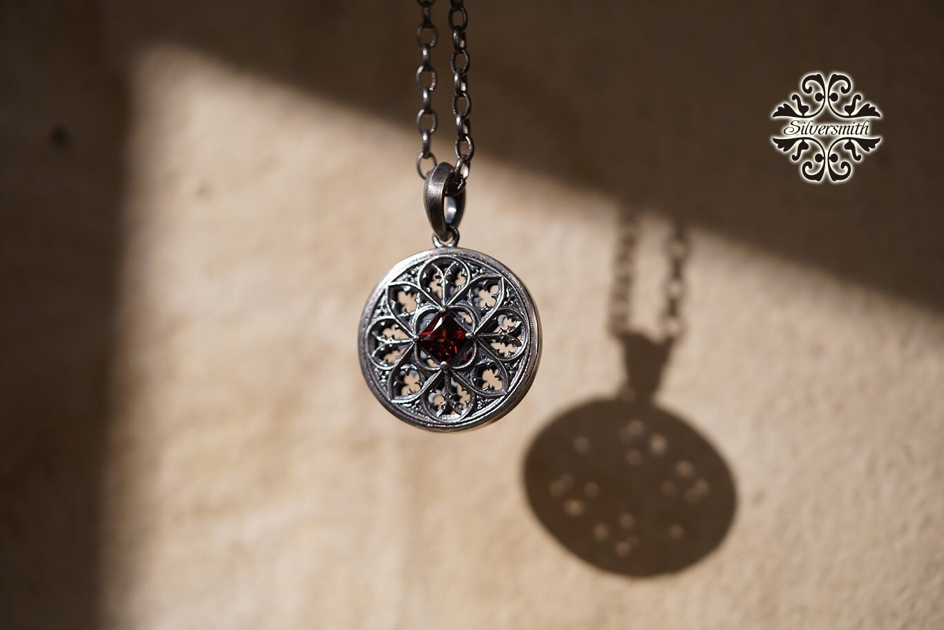 The Fervent Heart Pendant 925 Silver with Garnet