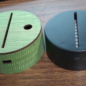 File digitale: Copertura base luce, nasconde le brutte basi nere con una copertura cerniera vivente. Questa è una copertura in legno per coloro che acquistano Thlevel 3D Night LED