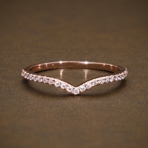 18k Gold Natural Diamond Chevron Ring V Shaped Ring Minimalist Stackable Engagement Band Nesting Ring Dainty Diamond Curved Contour Band