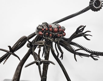 Riesige Tintenfisch-Roboter-Skulptur aus recyceltem Metall / Nachhaltige Skulptur aus Metall recyceln