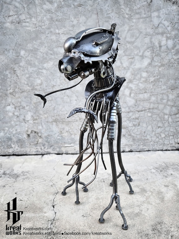 ミニ スチームパンク リサイクル メタル エイリアン 三脚 - Etsy