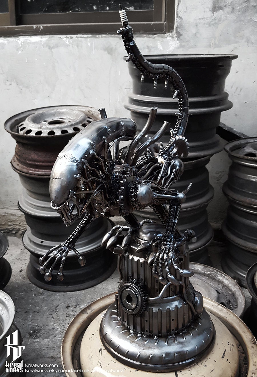Predator scrap metal art - Etsy 日本