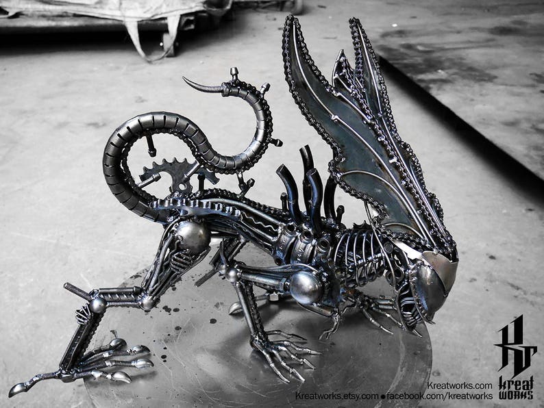 Recycled Metal Crouching Queen Monster Medium item Steampunk Cyberpunk Dieselpunk Biomechanic Xenomorph image 2