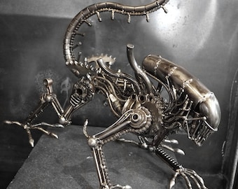 Steampunk Recycle Metal Crouching Monster (Medium item) / Recycle Metal Sustainable Sculpture Art