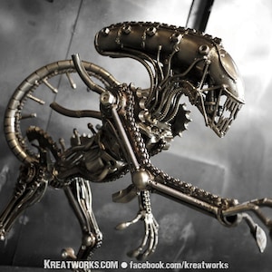 Metal Sculpture - Recycled Metal Standing Monster : Tail up (Medium item)