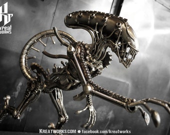 Metal Sculpture - Recycled Metal Standing Monster : Tail up (Medium item)