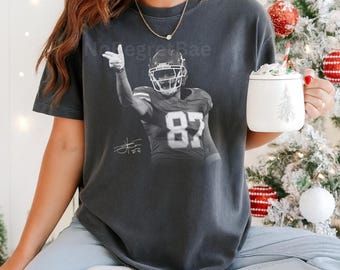 Vintage Travis Kelce Comfort Colors Shirt Gift For Woman and Man Unisex T-Shirt