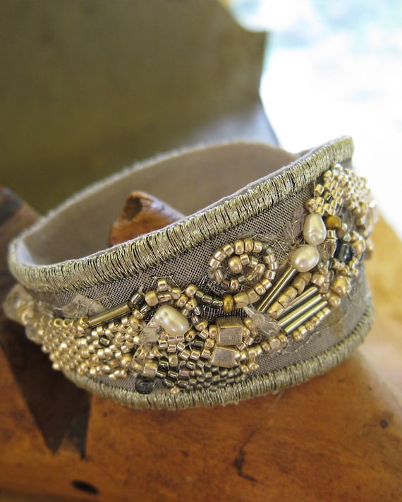 ✳️vintage調 Collage Cuff bracelet 鍵 Silver ️vintage調 Collage Cuff bracelet 鍵 Fabric Collage Cuff