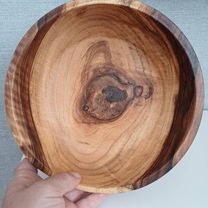 Handmade Walnut Wood Bowl: Rustic Live Edge Fruit Dish (23cm)