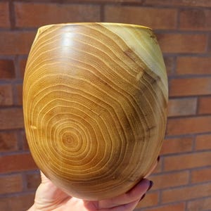 Handmade Acacia Wood Vase: Rustic Home Decor, Dried Flower Display (17cm/6.7&quot;)