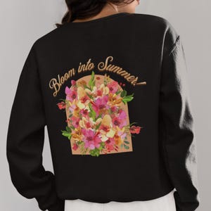 Floral Summer Crewneck Sweatshirt, Women Sweatshirt, Gift for Her, Spring Fashion, Floral Sweatshirt, Cute Graphic Sweater with boho flowers
