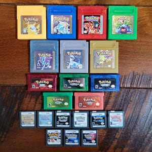 Jeux Pokémon GBA DS Gameboy Color Advance Emerald Ruby Fire Red Leaf Green SoulSilver HeartGold Noir Blanc Crystal Jeu Nintendo