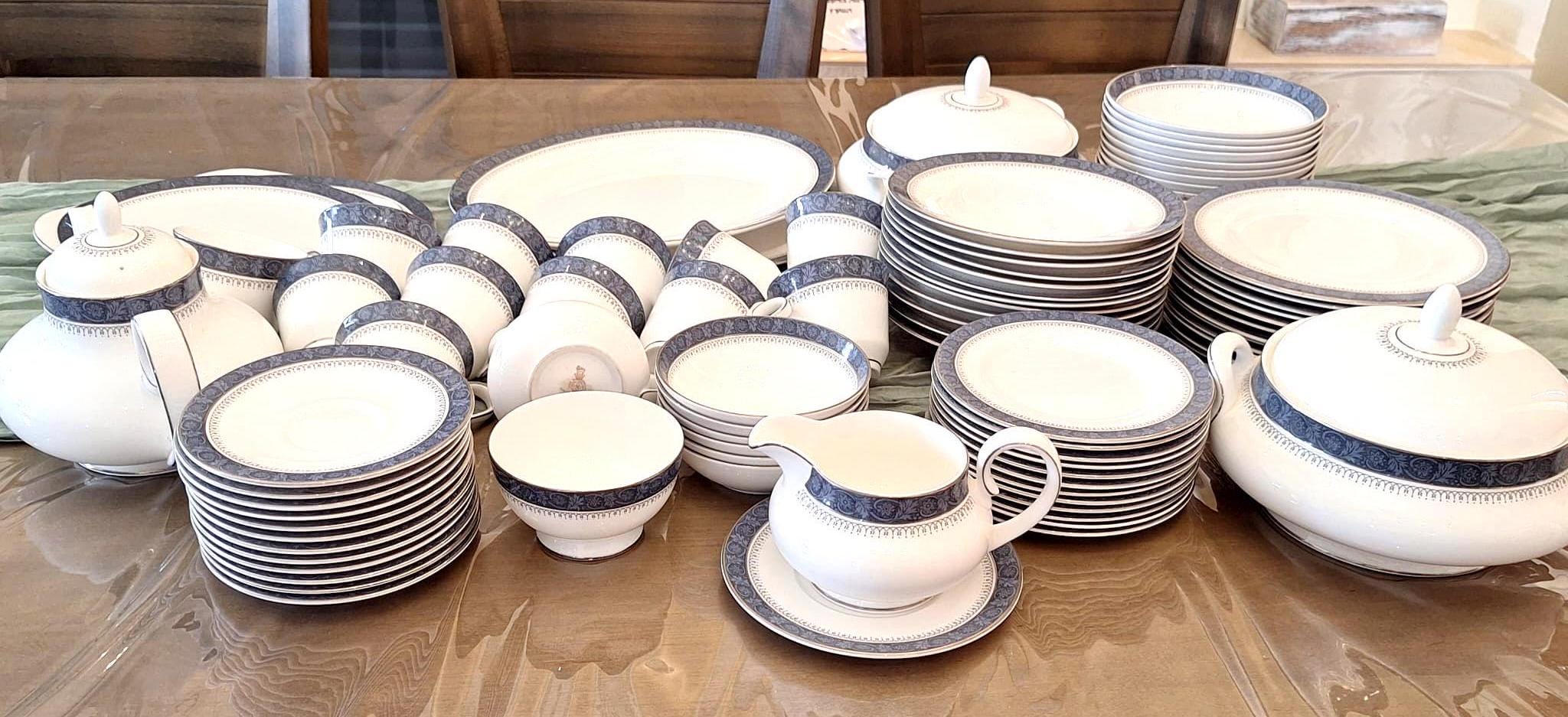 Dinnerware Sets for Royal Doulton Canada