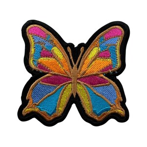 Gestickter Schmetterling Aufnäher: Mehrfarbige Applikation zum Aufbügeln