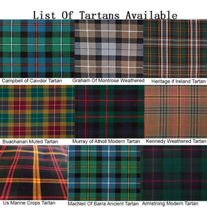 Puede incluir: Una cuadr&iacute;cula de nueve patrones de tart&aacute;n diferentes, cada uno con un esquema de color y un nombre &uacute;nicos. Los tartanes incluyen una variedad de colores como verde, azul, marr&oacute;n, rojo y amarillo. El texto "List Of Tartans Available" est&aacute; en la parte superior.