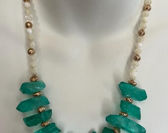 Green Quartz with Ivory Shell beads