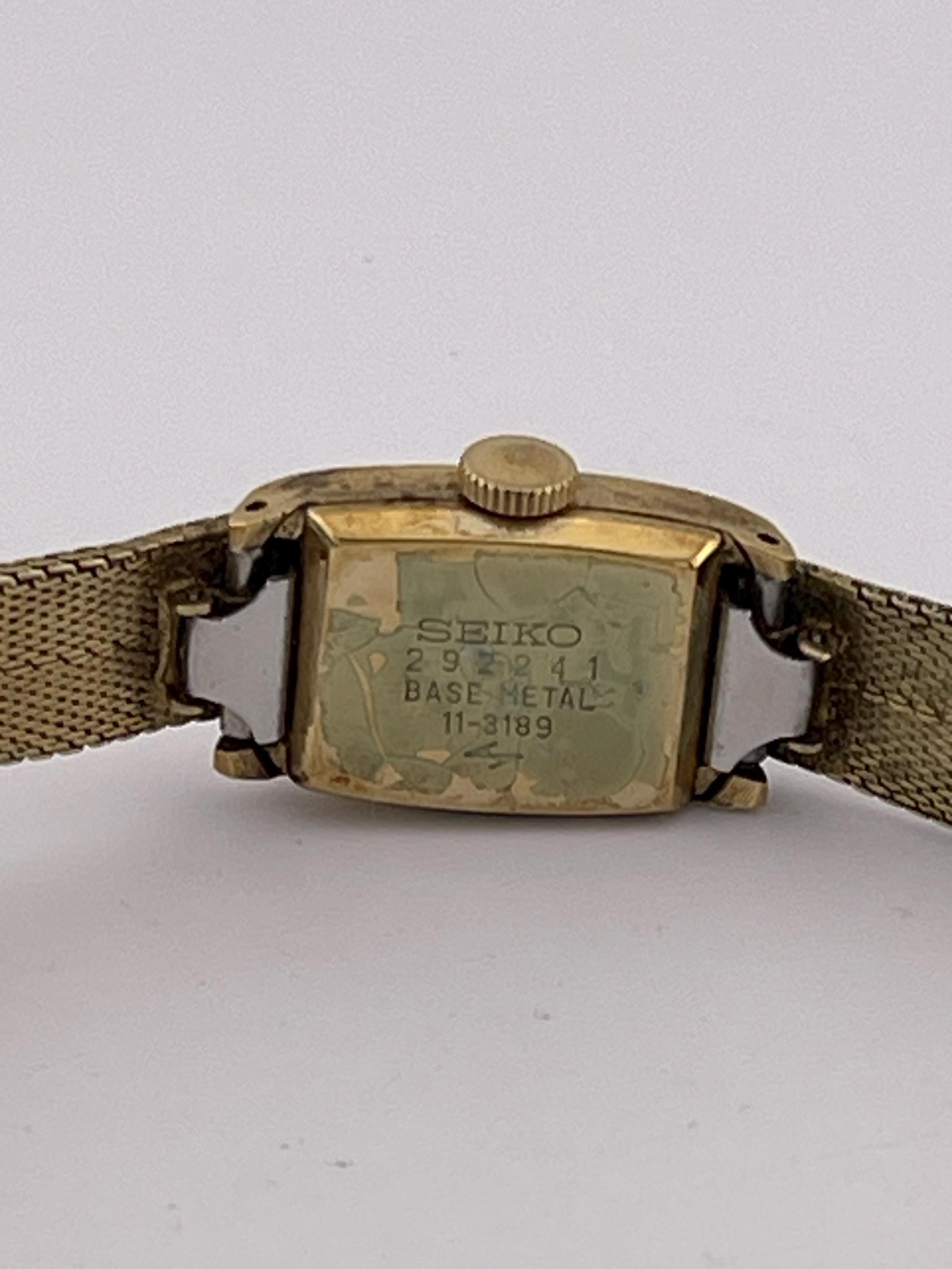 Seiko Vintage Ladies Rectangular Gold Tone Watch C. 1970s Japanese