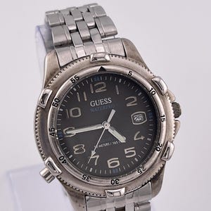 GUESS Waterpro Indiglo Men’s Stainless Steel Watch – Diver-Style – Gray Dial – Date – 38mm – Pre-Owned – Japan Quartz -2000s