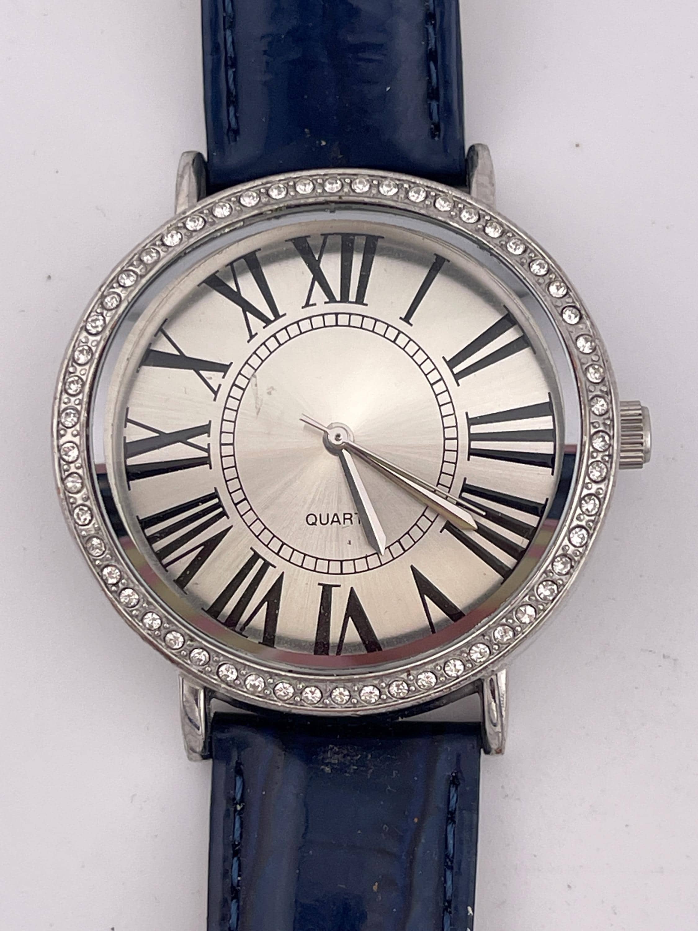 Chico's 626 Women's Crystal Bezel Roman Numeral Watch – C.2010s