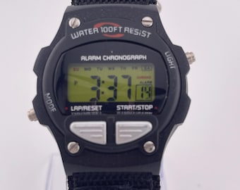 Reloj cronógrafo digital con alarma Aquatech vintage, caja de resina negra, correa de nailon – De segunda mano (c. 1990)