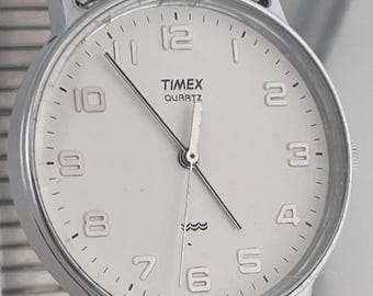 Timex T45 Quartz Watch (c.2000s) – White Dial, Silver Tone Hands, Stainless Steel Expansion Band