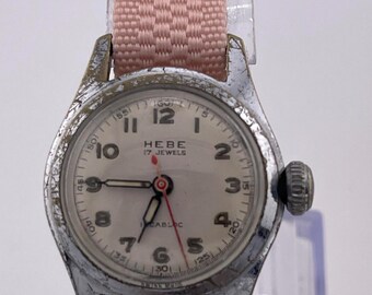 Montre Femme Vintage Eastman Swiss - Années 80 - Cadran Rouge, Boîtier Acier, Bracelet Gris - Occasion Avec Pile Neuve