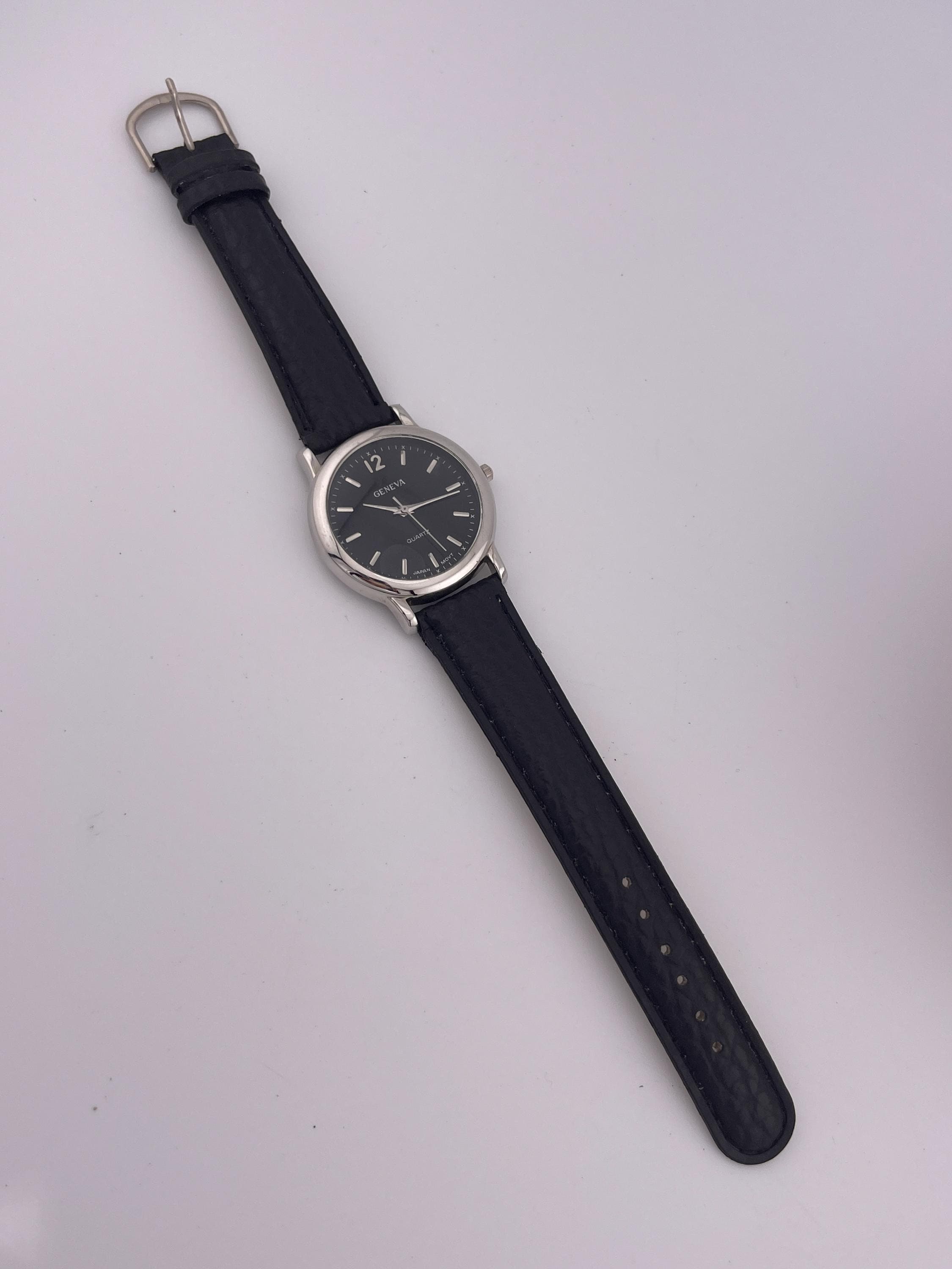 Classic Silver Black Quartz Watch — Black Dial & Linked Bracelet Mesh Onyx - Classic sterling silver watch & black dial | DW main image 4