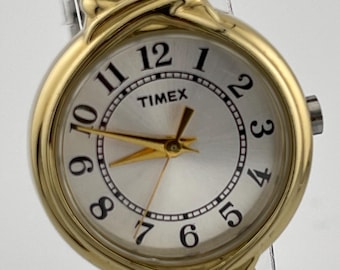 Vintage 2004 Timex 30mm Women display picture 1