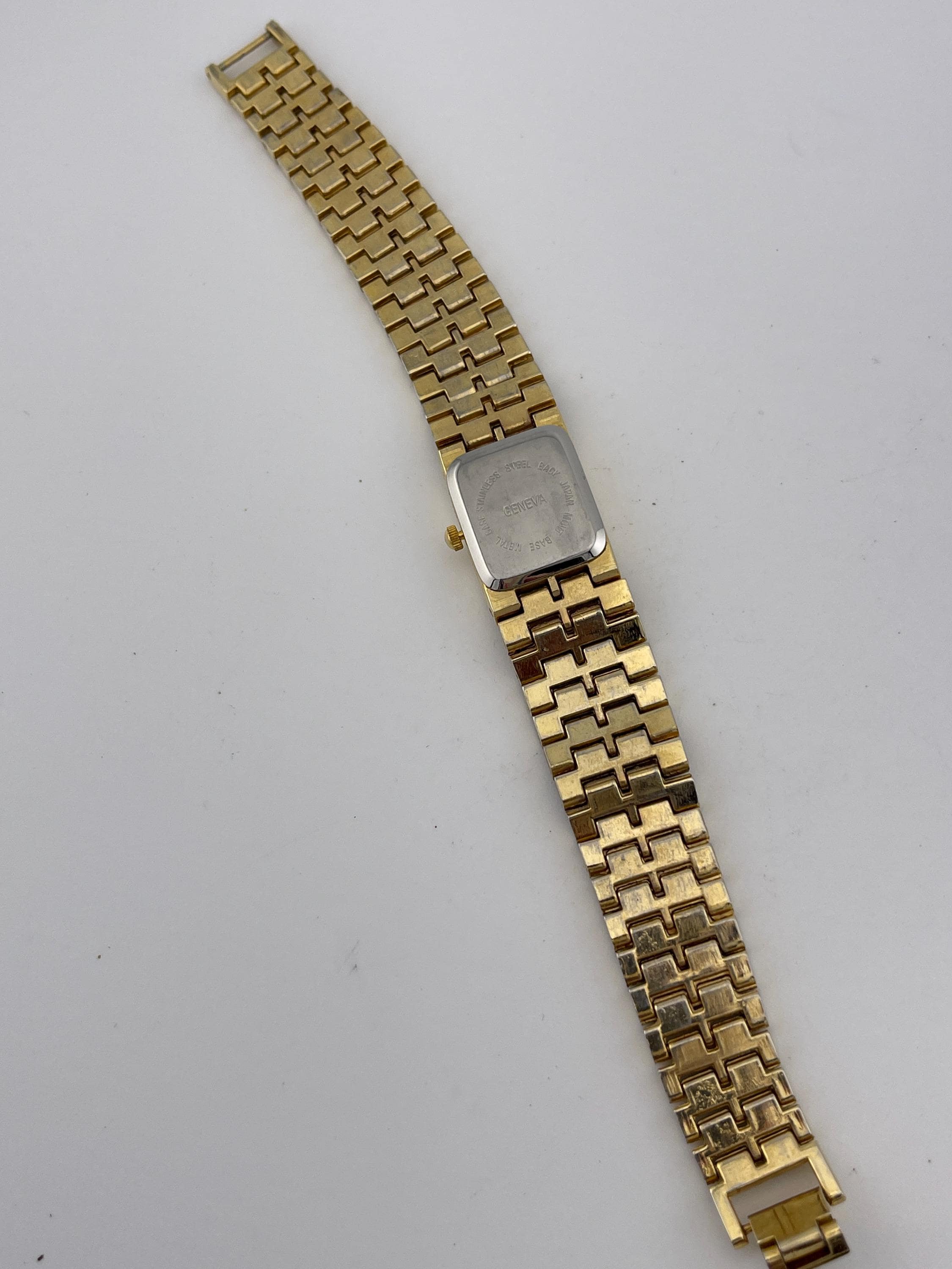 Geneva Gold Tone Ladies Quartz Watch W Crystal Markers C.1998–2005