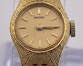 Seiko 9N2006 Gold Tone Bracelet Watch c. 1990s | Ref. 1100-1469 | Ladies Vintage Quartz