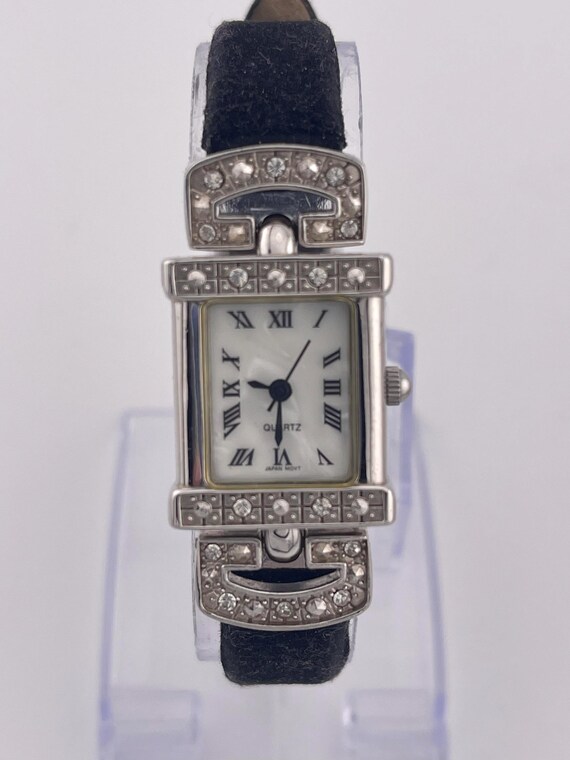 Vintage Avon Elizabeth Taylor Pearl Crystal Watch Japan Movt  display picture 3