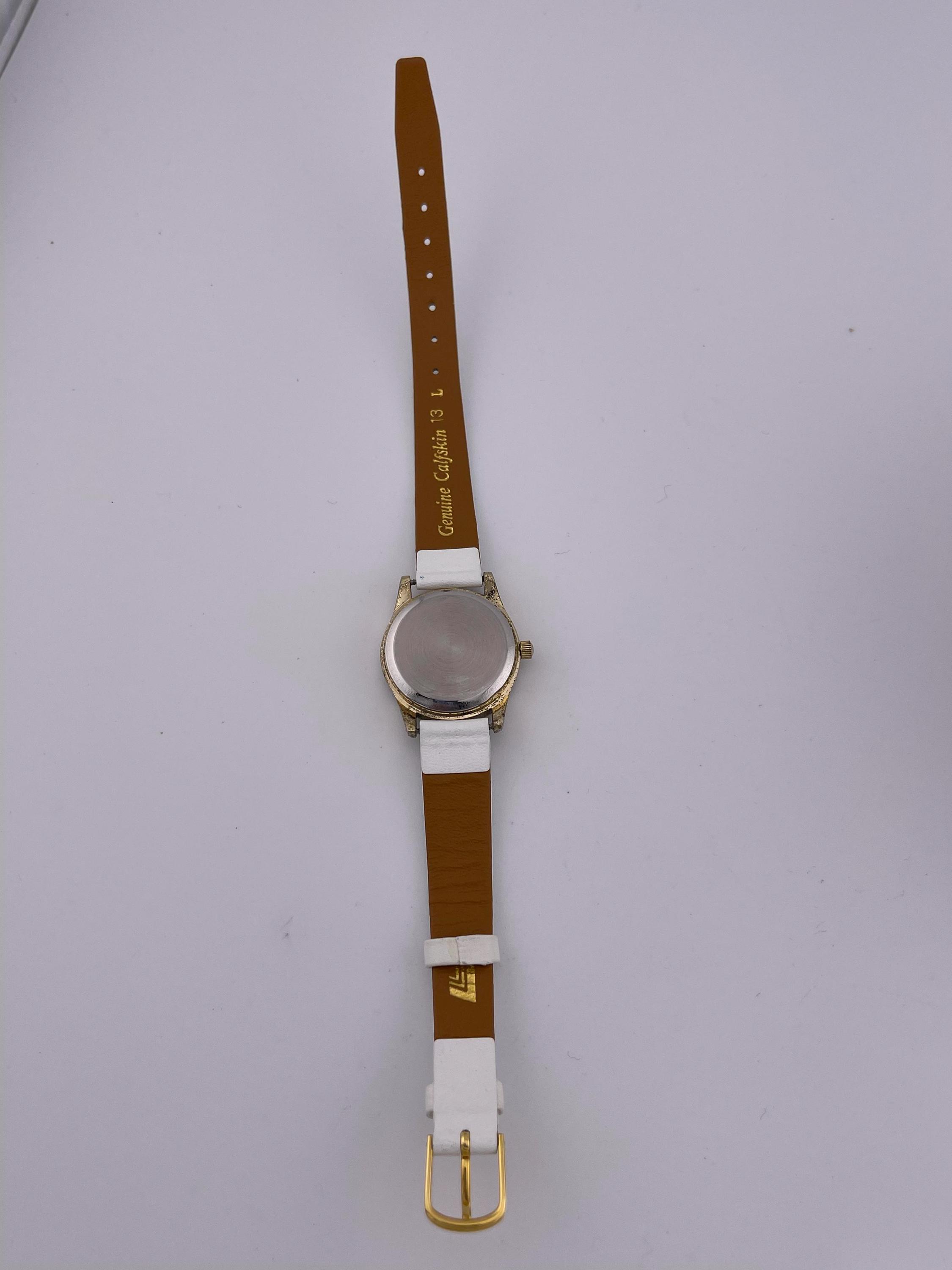Vintage JAS Quartz Wristwatch White Leather Strap Gold Tone Case Ladies Watch VINTAGE LADIES GUESS Gold Tone Quartz White Leather Band  main image 2