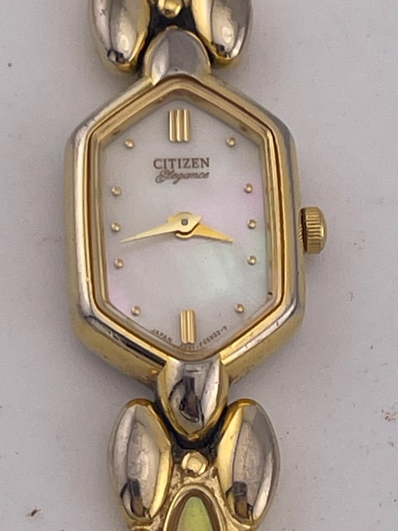 Rare Citizen Elegance Japan vintage 80s gold tone mother of pearl bracelet watch Rare Citizen Elegance Japan vintage 80s gold tone mother of  main image 4