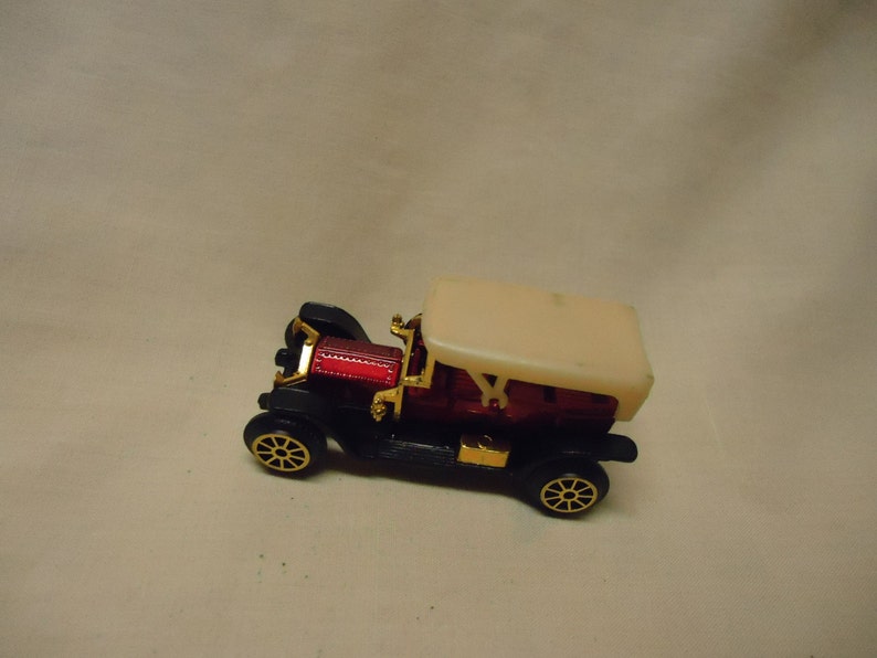 collectable no 302 Made in Hong Kong Vintage Plastic Classic Car Toy