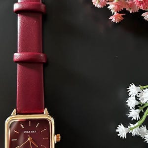 Chic Burgundy Watch for Women – Elegant Design