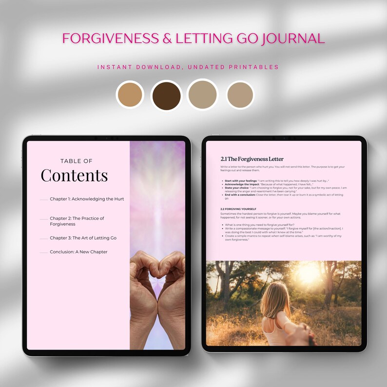 Puede incluir: Un diario digital titulado "Forgiveness & Letting Go Journal" con un dise&ntilde;o rosa y blanco. El diario se muestra en dos tabletas, una que muestra la tabla de contenidos y la otra una p&aacute;gina de muestra. El texto de la portada dice "Descarga instant&aacute;nea, imprimibles sin fecha."