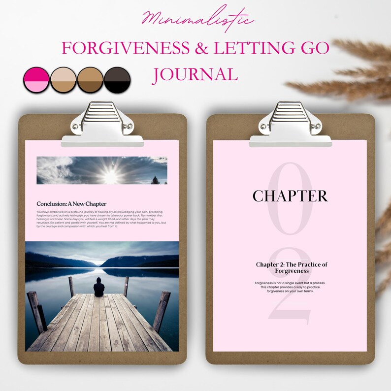 Puede incluir: Dos diarios en portapapeles con el texto "Forgiveness & Letting Go Journal". Un diario tiene una foto de una persona en un muelle. El otro diario tiene la palabra "Cap&iacute;tulo". Los diarios son rosas y marrones.