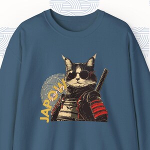 Japanisches Samurai Katze Sweatshirt, Japow Katze Grafik, Geschenk für Katzenliebhaber, Kuscheliger Pullover, Retro Shirt, Anime Shirt, lustiges Katzen Shirt, japan Schnee