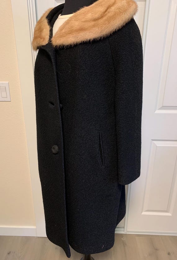 Vintage 1960s Black Wool Coat Snuggly Fur Collar View 6