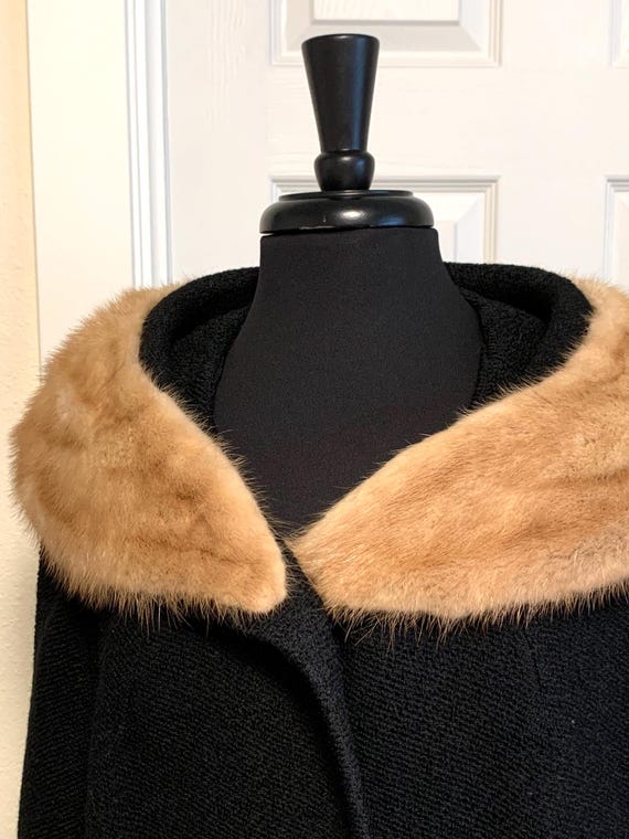 Vintage 1960s Black Wool Coat Snuggly Fur Collar View 2